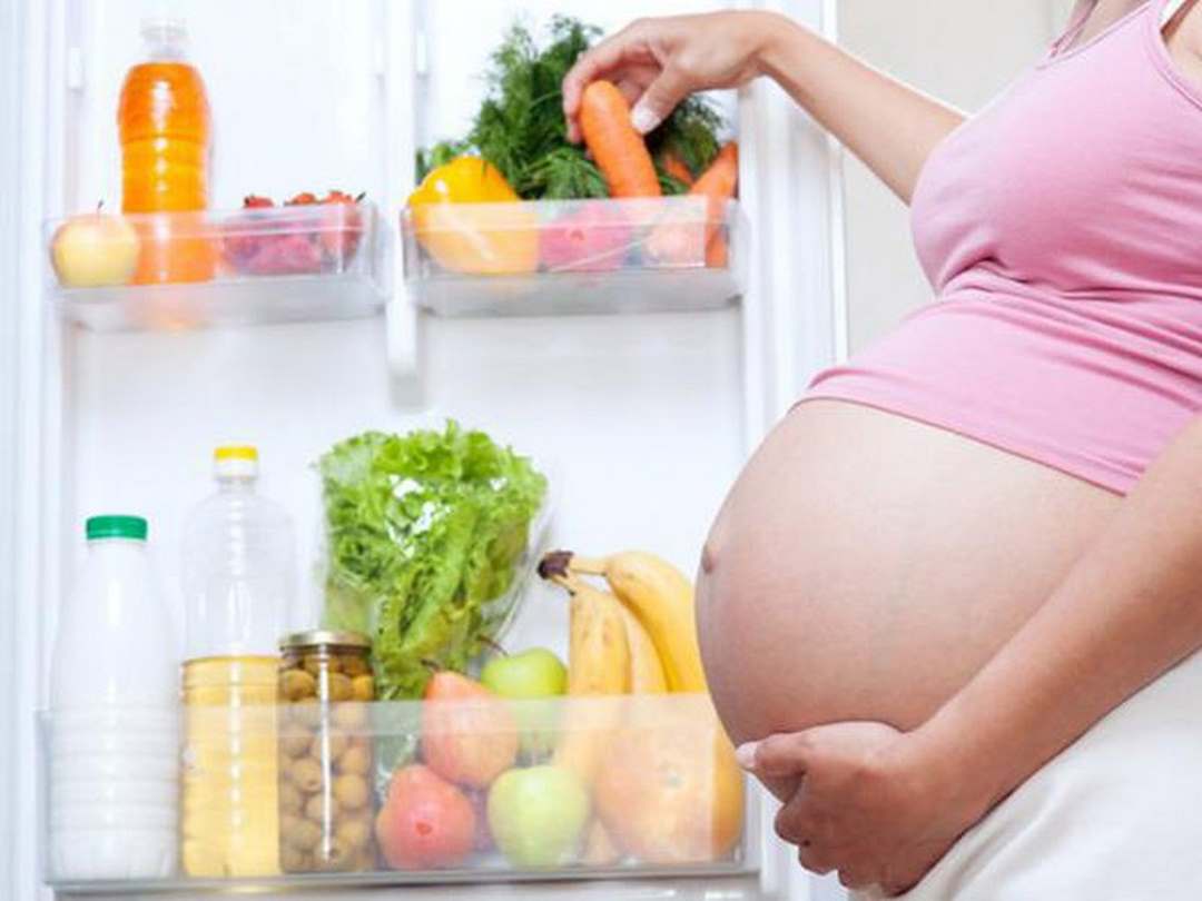 Mẹ bầu không ăn quá nhiều nhưng phải đủ chất dinh dưỡng