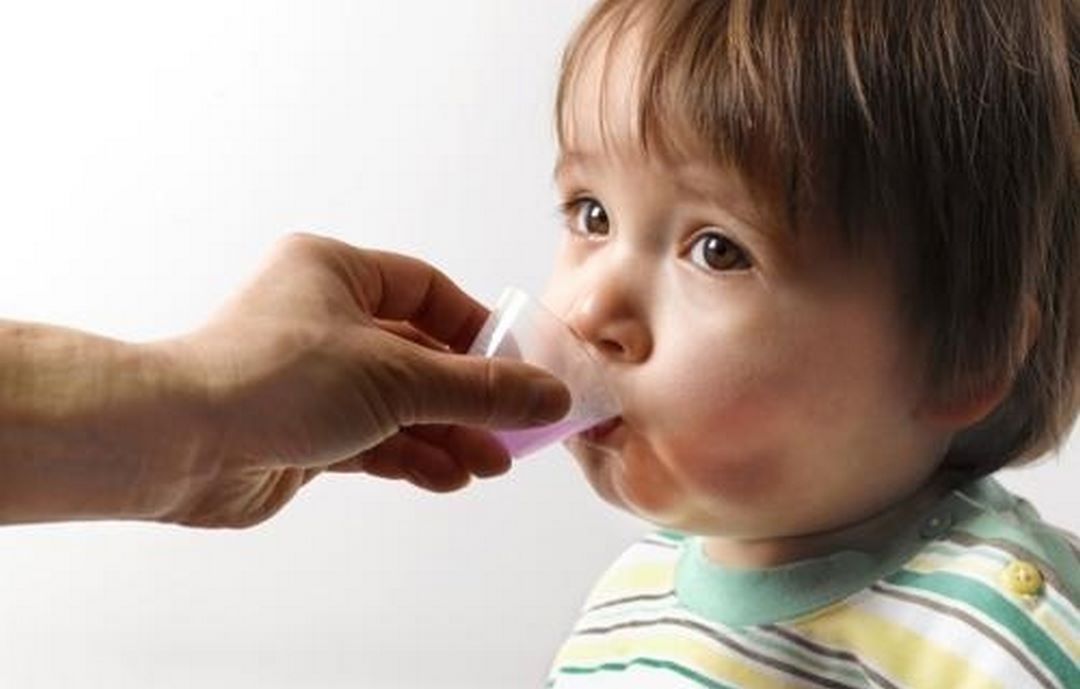 sử dụng men vi sinh đa chủng cho trẻ bị tiêu chảy