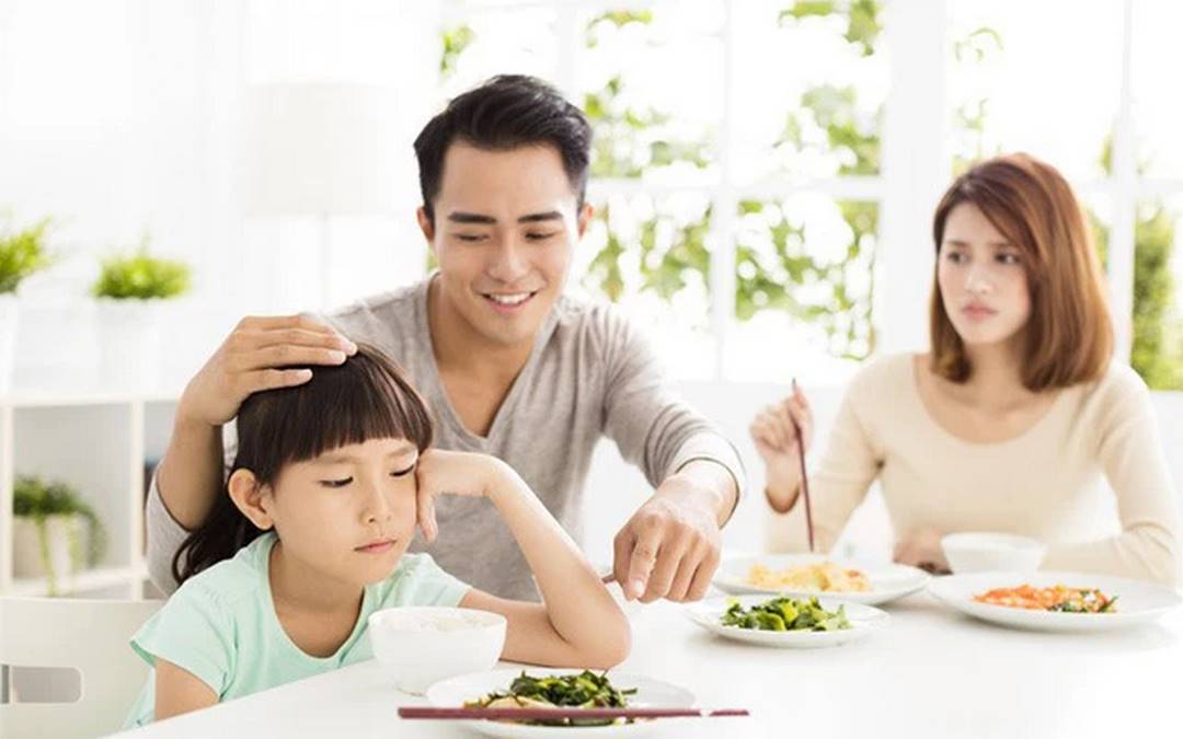 Bố mẹ nên thay đổi thực đơn liên tục để con cảm thấy thích thú hơn với việc ăn uống